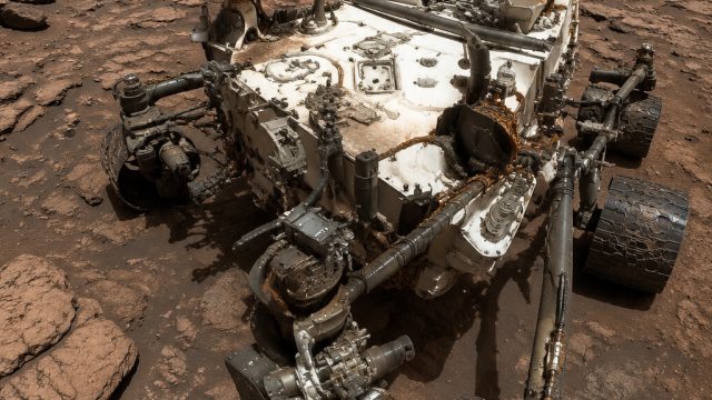 Exploring Mars: Curiosity Rover's Journey to Smooth Surfaces | mem rc77, sera 77