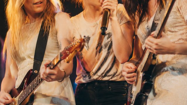 Hayley Williams Teams Up with Wet Leg to Close London Concert Series | daftar bandar xl, wallpaper l