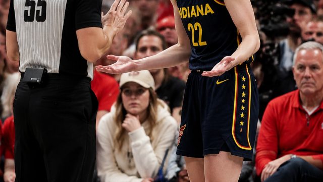 Caitlin Clark's Technical Foul Controversy Sparks Widespread Debate | friv 1000, parejo fifa 22